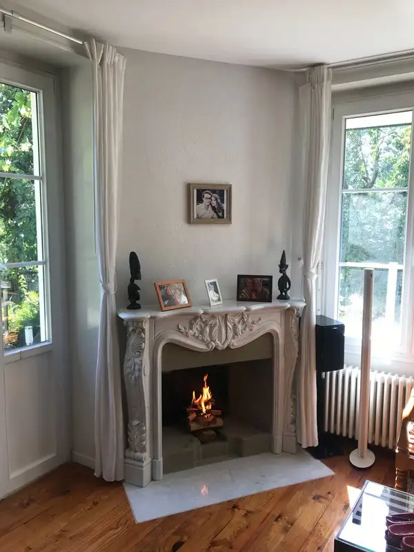 Cheminée foyer ouvert en molasse_entourage en pierre_Carouge