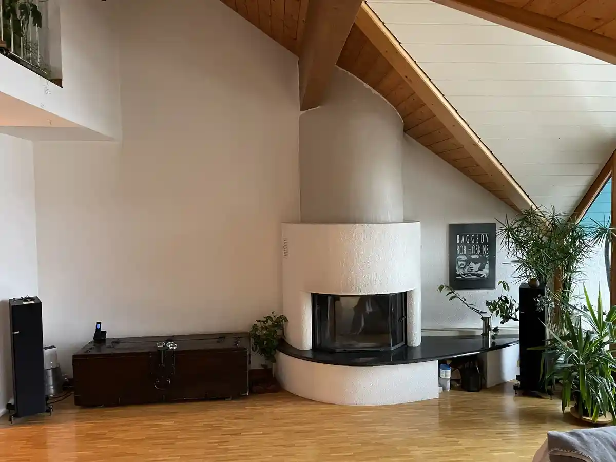 Cheminée ronde avec tablette en pierre_Jussy
