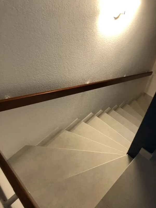Escalier en carrelage_Villa_Vésenaz