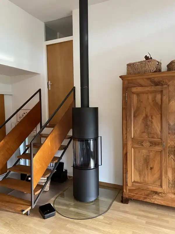 Poêle à bois rond_Le Grand-Saconnex