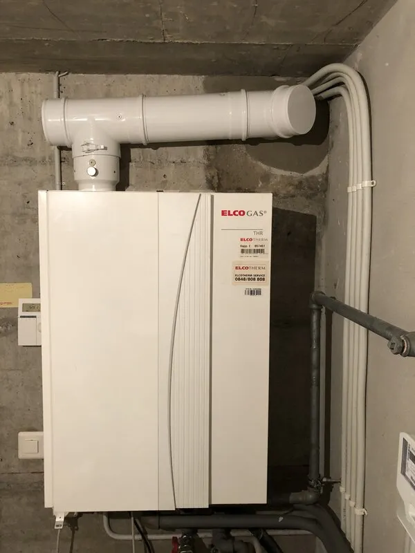 Raccord conduit à la chaudière_Carouge